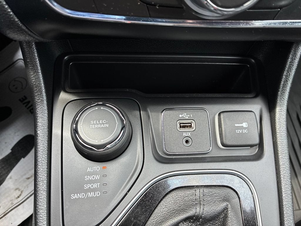 2023 Jeep Cherokee Altitude Lux