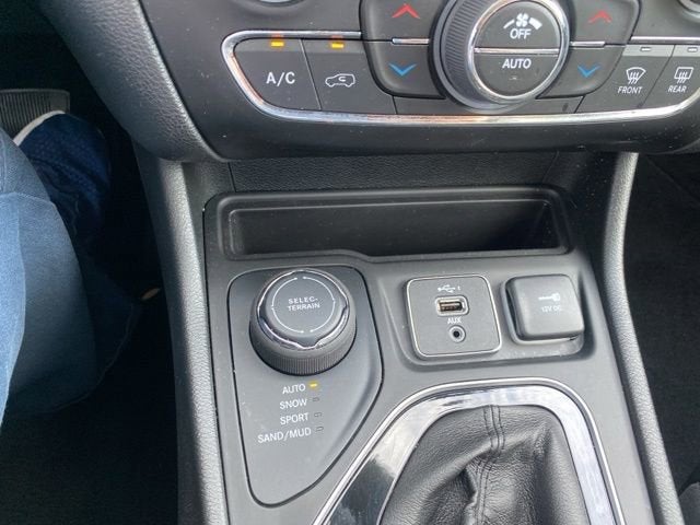 2023 Jeep Cherokee Altitude Lux