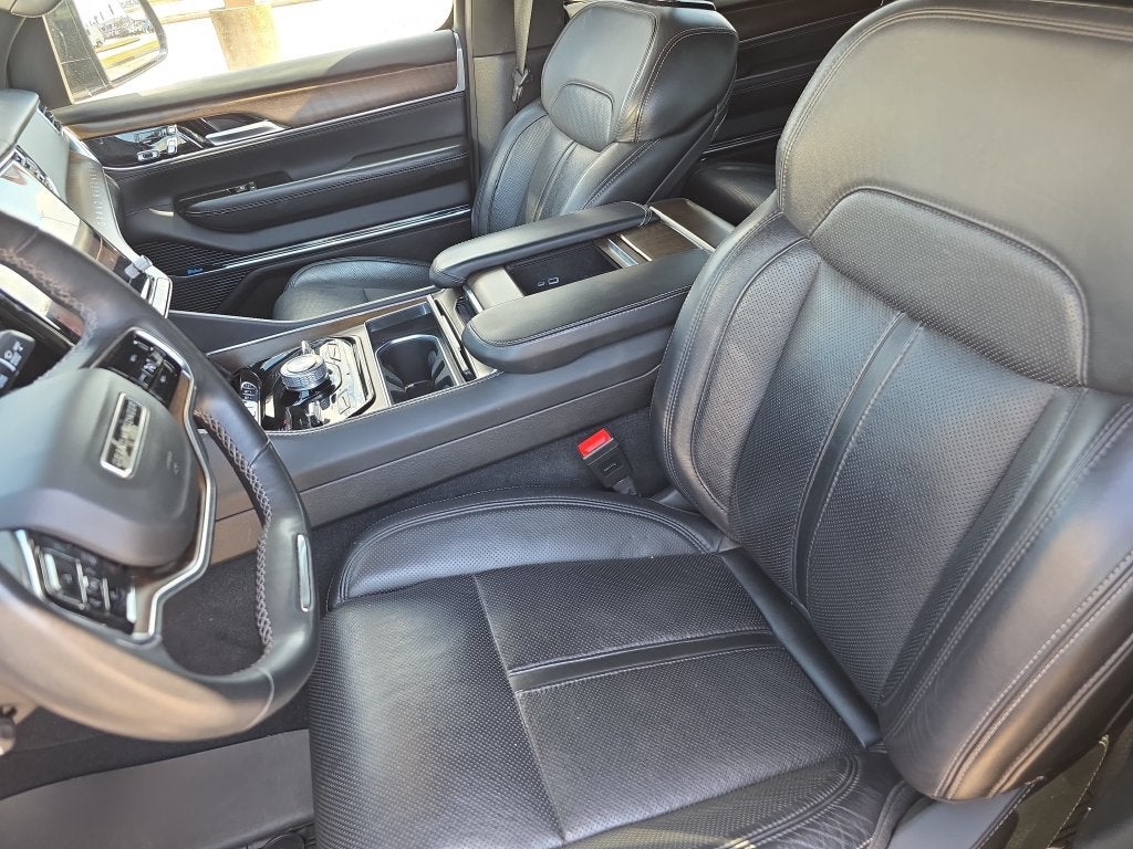2024 Jeep Grand Wagoneer L BASE
