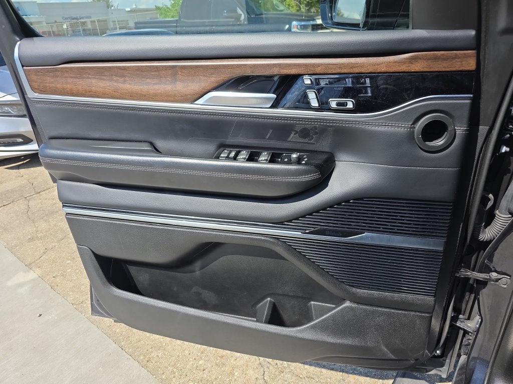 2024 Jeep Grand Wagoneer L BASE