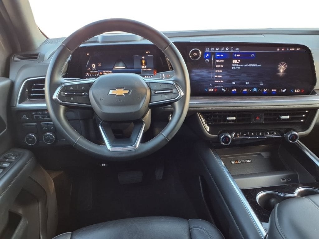 2025 Chevrolet Suburban LT