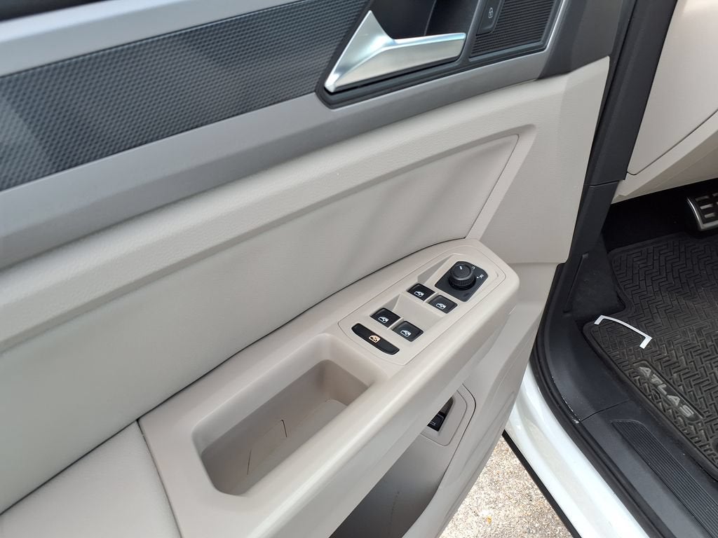 2021 Volkswagen Atlas 3.6L V6 SE w/Technology R-Line