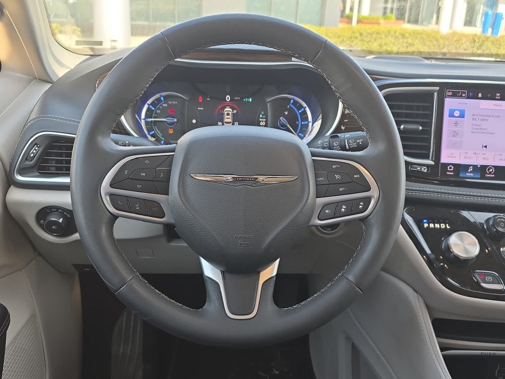 2023 Chrysler Pacifica Hybrid Limited