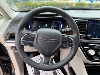 2023 Chrysler Pacifica Hybrid Limited