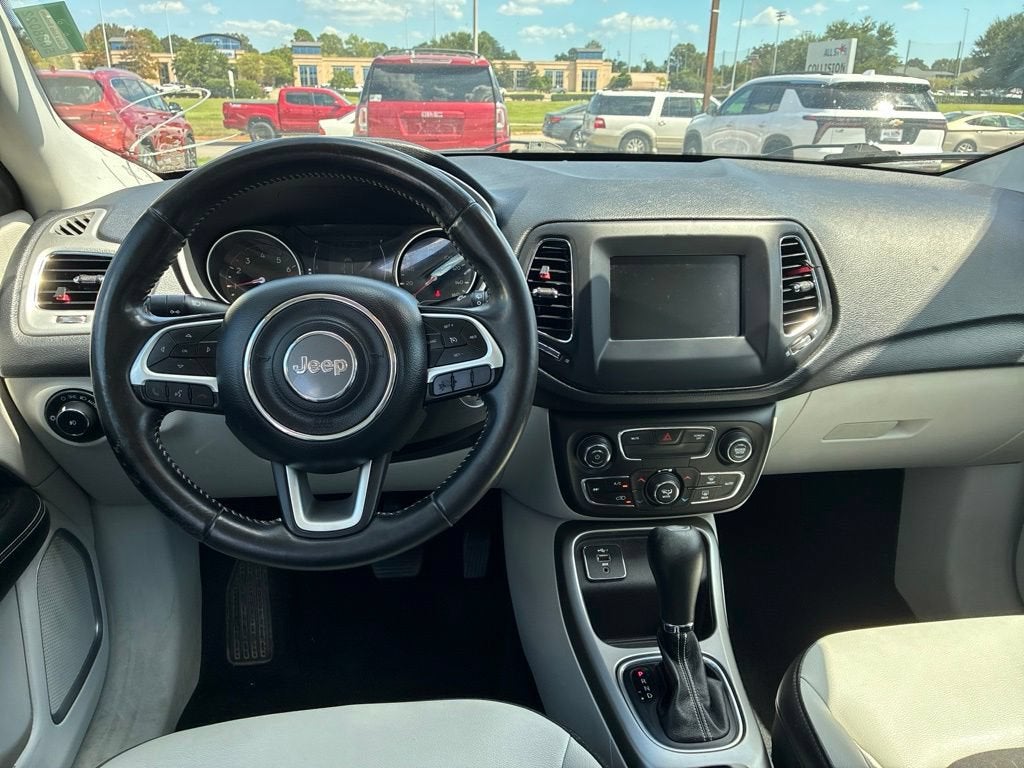 2019 Jeep Compass Latitude w/Sun/Wheel Pkg