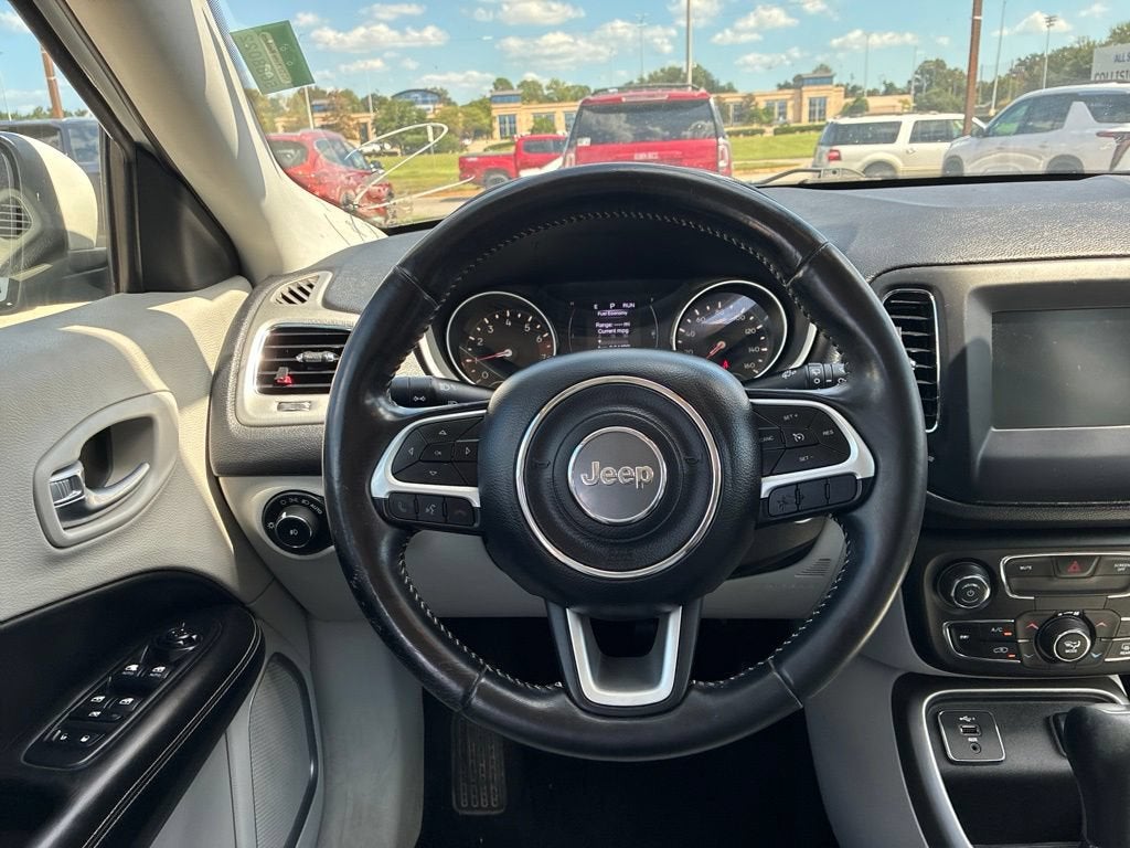 2019 Jeep Compass Latitude w/Sun/Wheel Pkg