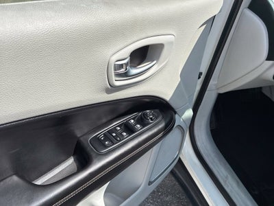 2019 Jeep Compass Latitude w/Sun/Wheel Pkg
