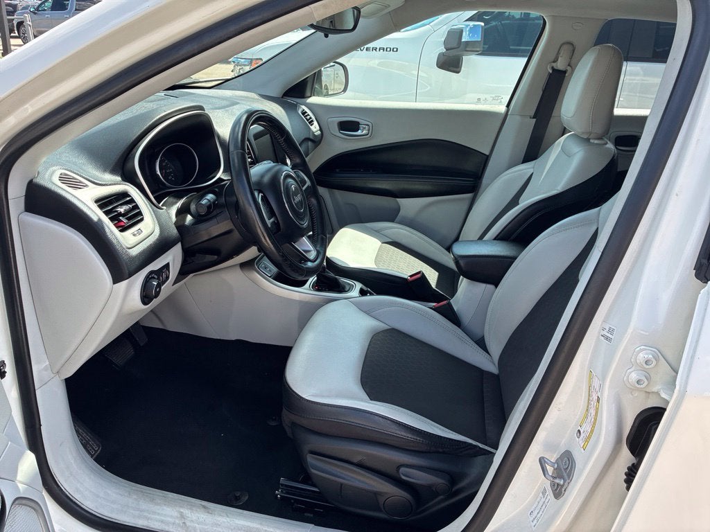 2019 Jeep Compass Latitude w/Sun/Wheel Pkg