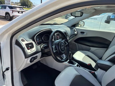 2019 Jeep Compass Latitude w/Sun/Wheel Pkg