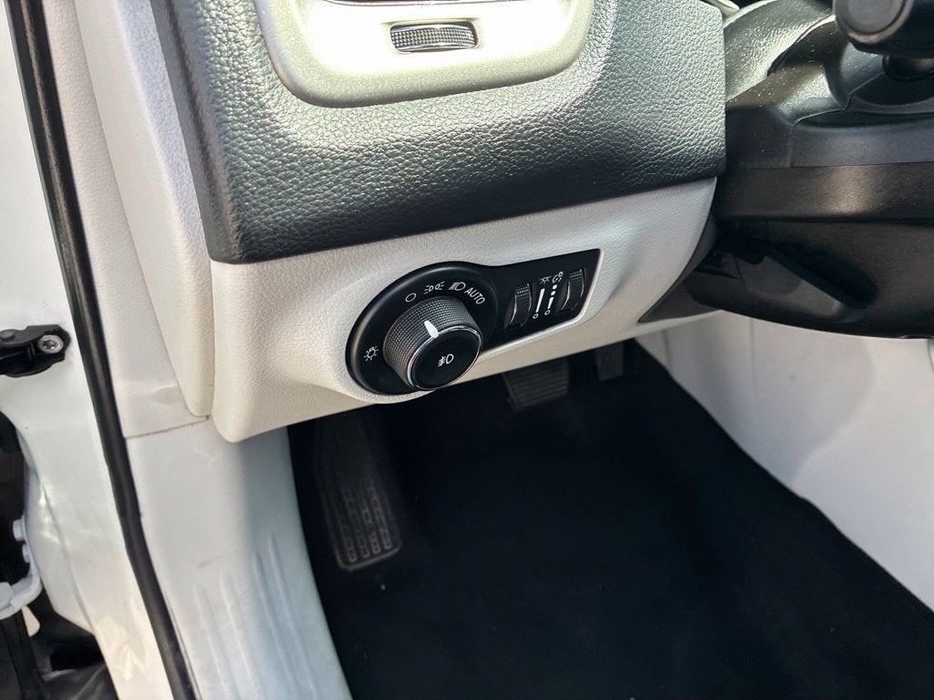 2019 Jeep Compass Latitude w/Sun/Wheel Pkg