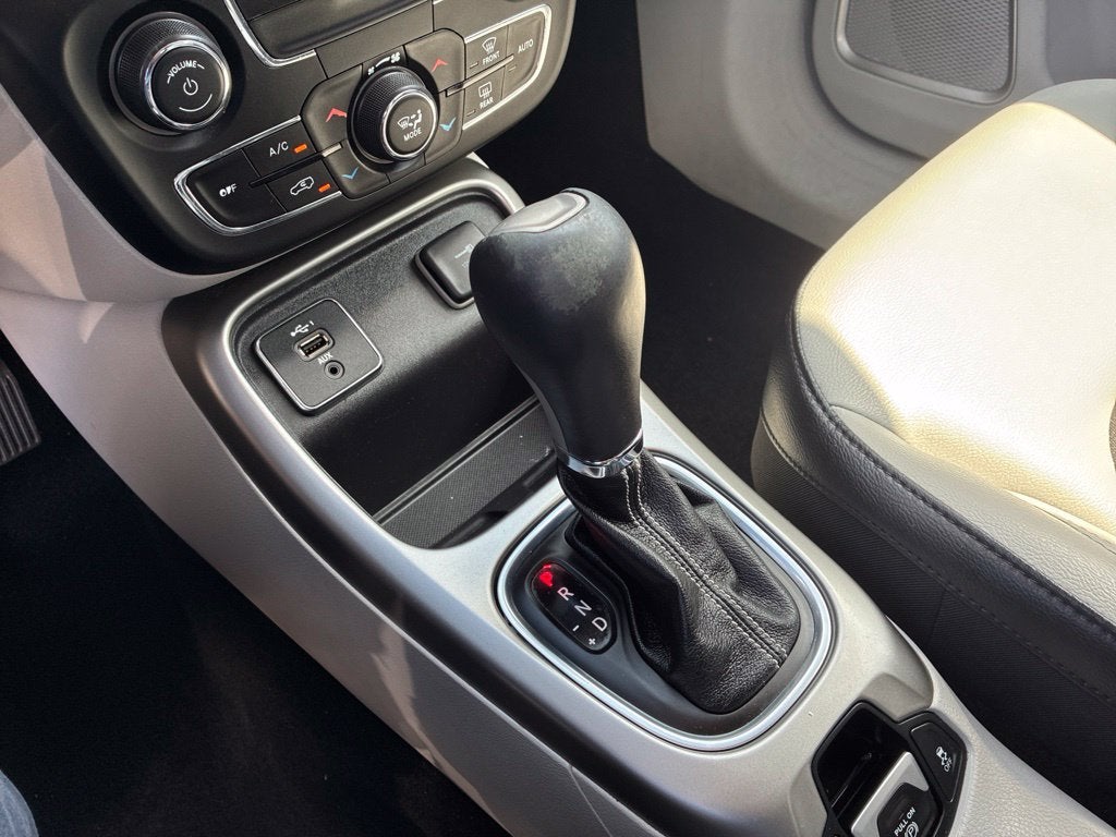 2019 Jeep Compass Latitude w/Sun/Wheel Pkg