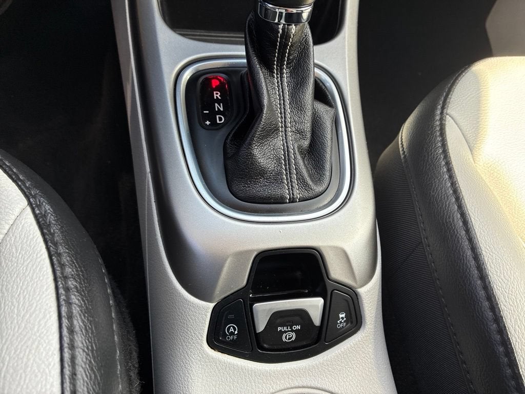 2019 Jeep Compass Latitude w/Sun/Wheel Pkg