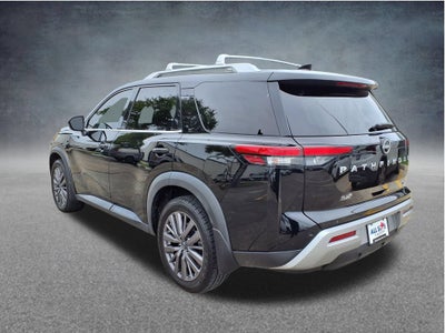 2022 Nissan Pathfinder SL