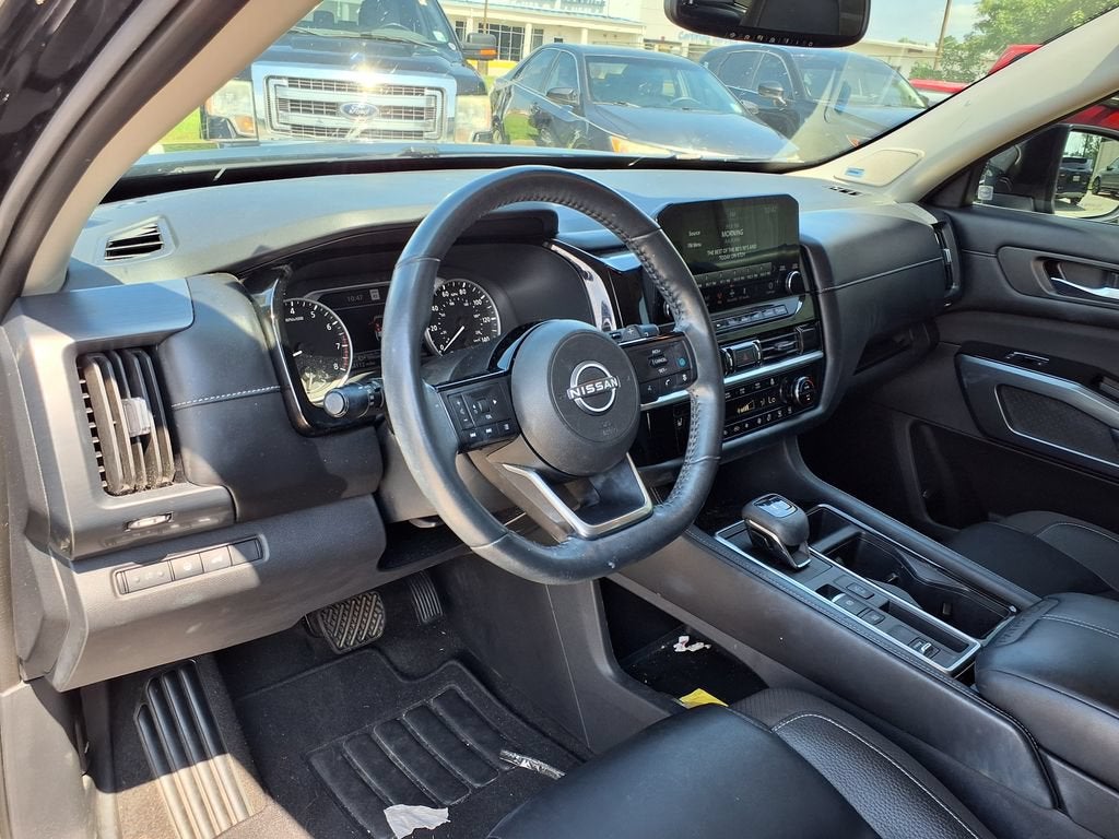 2022 Nissan Pathfinder SL