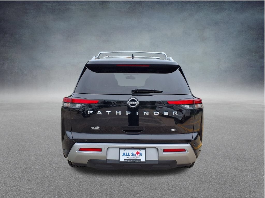 2022 Nissan Pathfinder SL