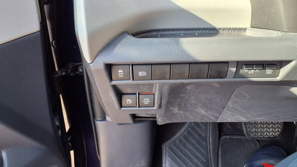 2022 Toyota Sienna LE