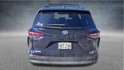2022 Toyota Sienna LE