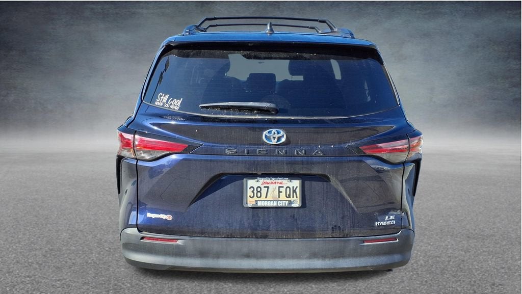 2022 Toyota Sienna LE