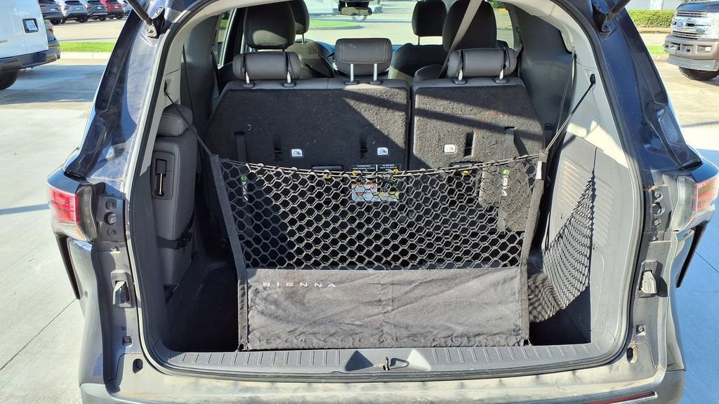 2022 Toyota Sienna LE