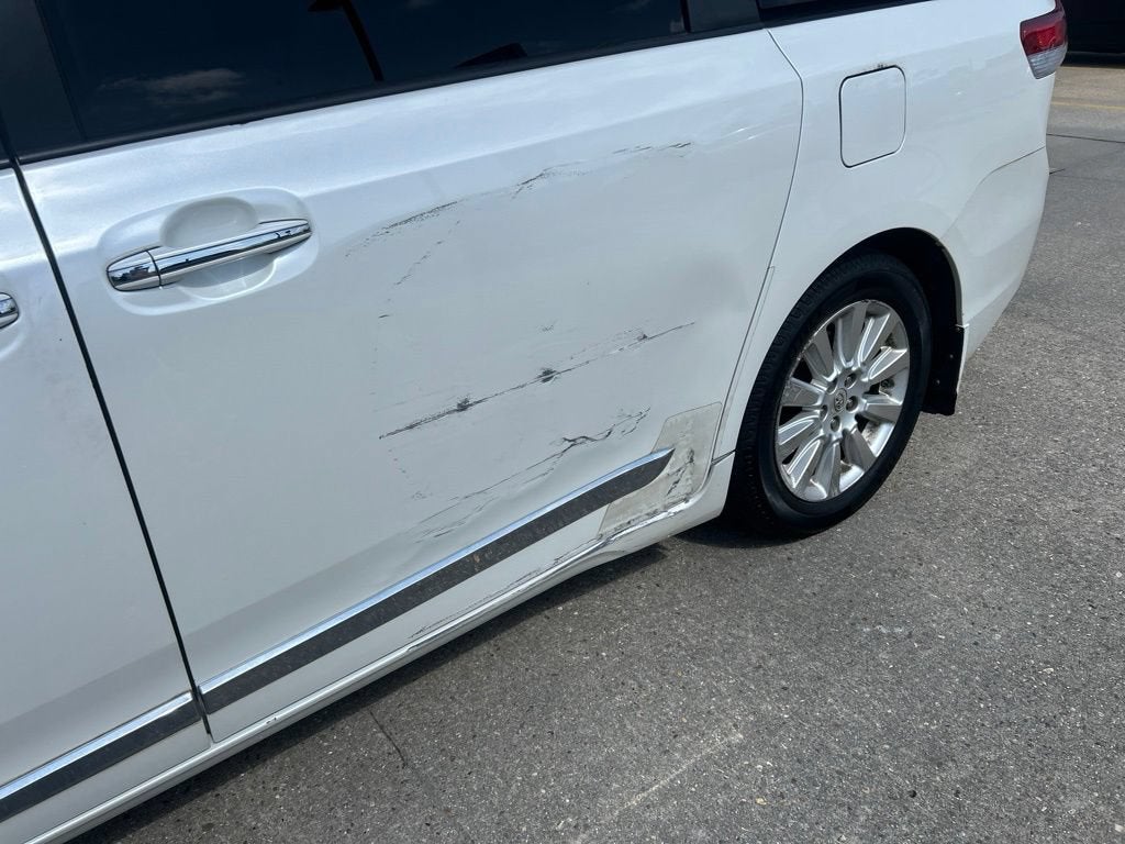 2011 Toyota Sienna XLE AAS