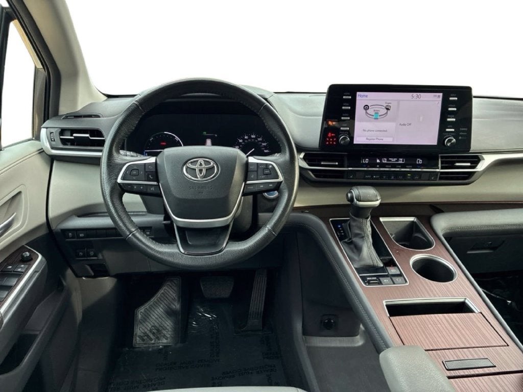 2024 Toyota Sienna XLE