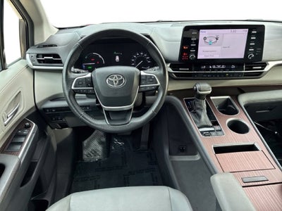 2024 Toyota Sienna XLE