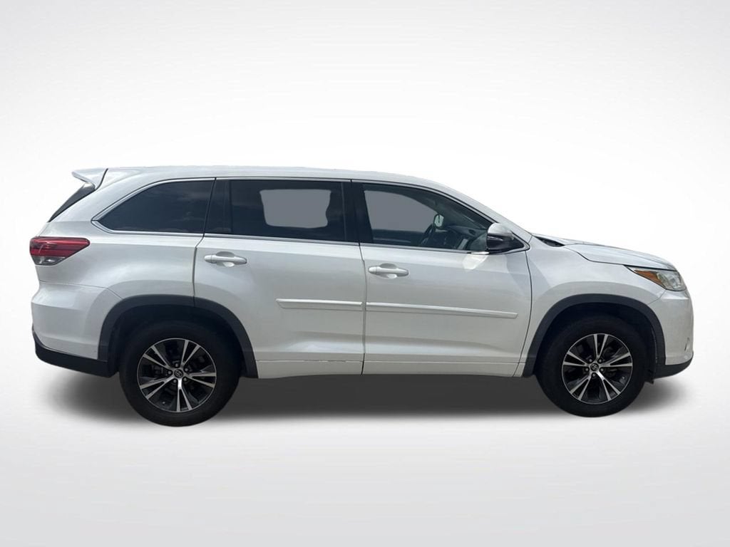 2017 Toyota Highlander LE