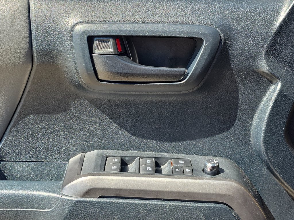 2016 Toyota Tacoma SR5