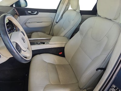 2021 Volvo XC60 Momentum