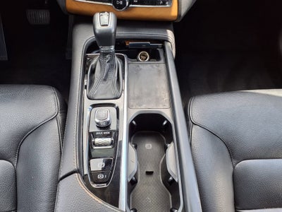 2021 Volvo XC90 Momentum