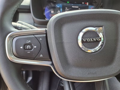 2025 Volvo XC40 Plus Bright Theme