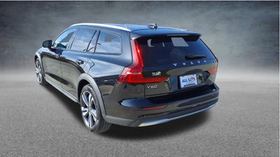 2025 Volvo V60 Cross Country Plus