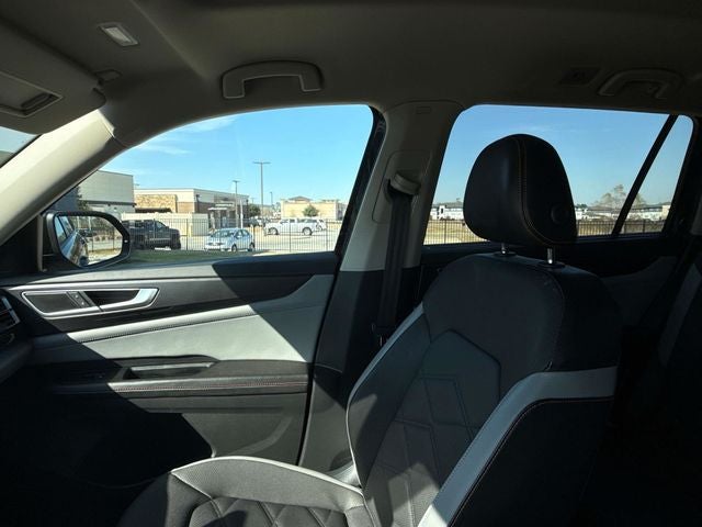 2024 Volkswagen Atlas 2.0T Peak Edition SE w/Technology