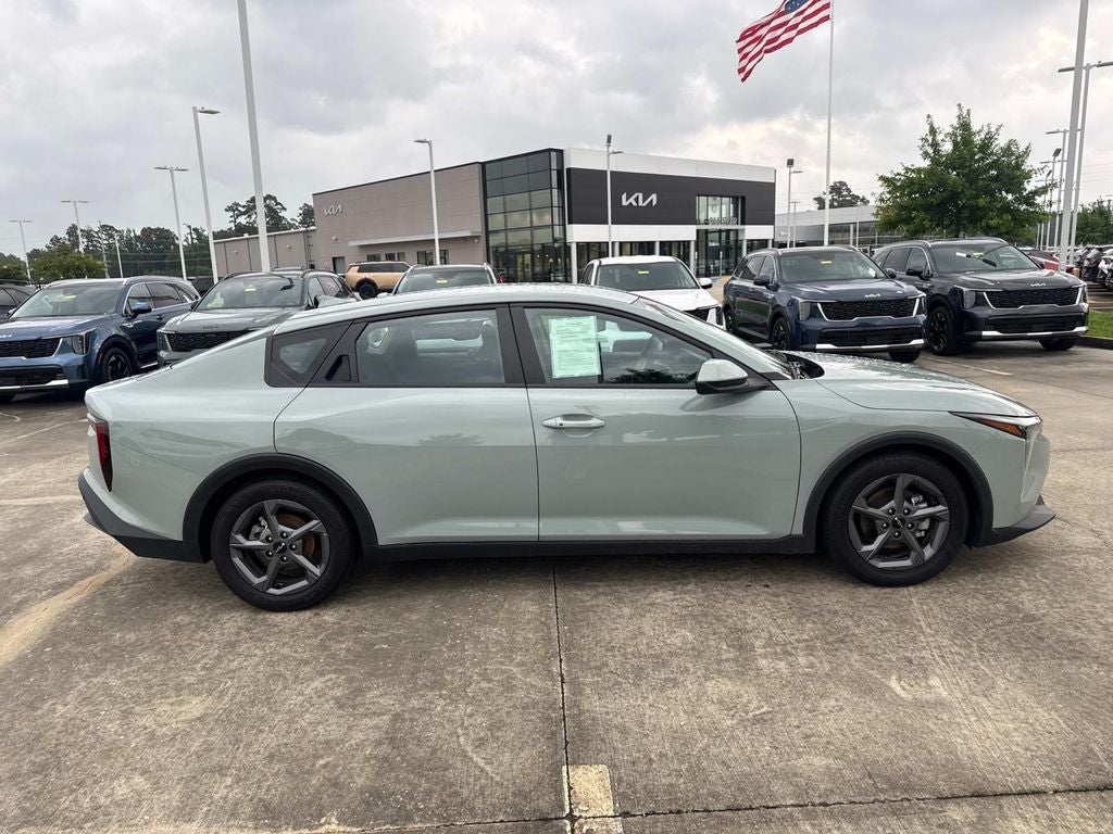 2025 Kia K4 LXS