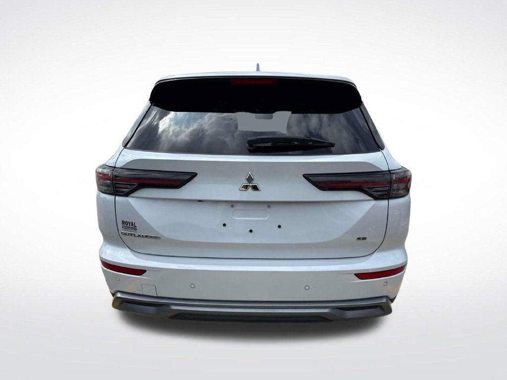 2026 Mitsubishi Outlander SE