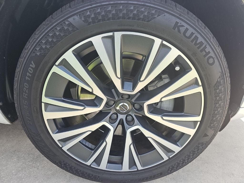 2020 Volvo XC90 T6 Momentum