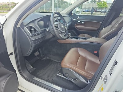 2020 Volvo XC90 T6 Momentum