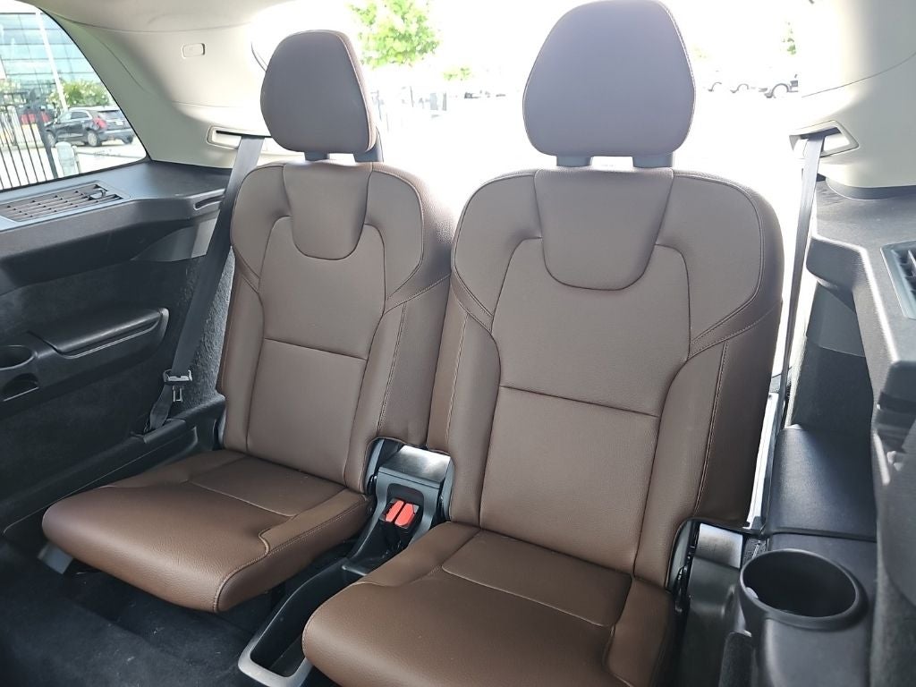 2020 Volvo XC90 T6 Momentum