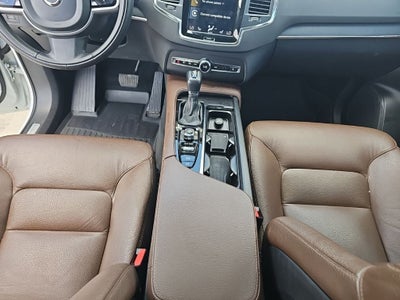 2020 Volvo XC90 T6 Momentum