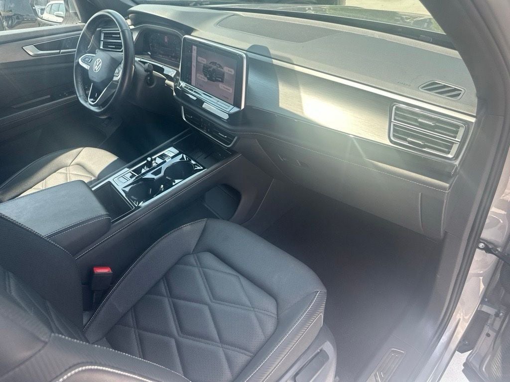 2025 Volkswagen Atlas Cross Sport 2.0T SE w/Technology