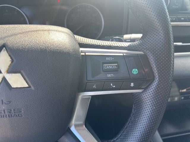 2023 Mitsubishi Outlander SE