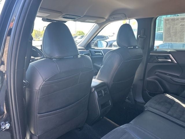 2023 Mitsubishi Outlander SE