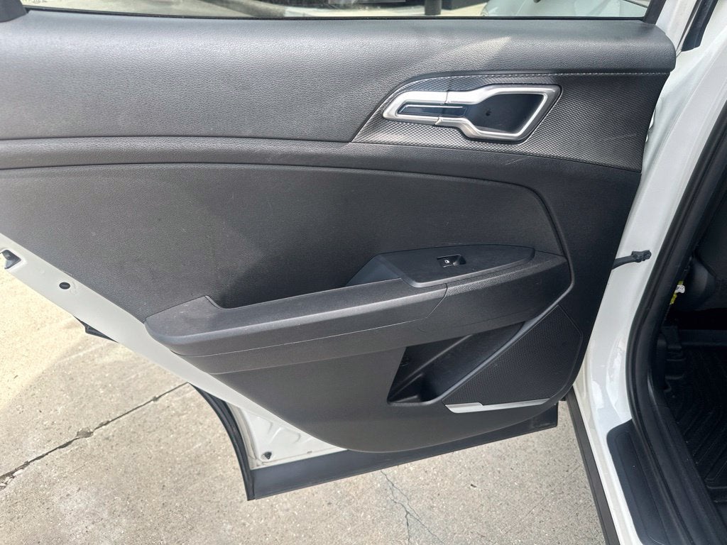 2023 Kia Sportage Hybrid LX