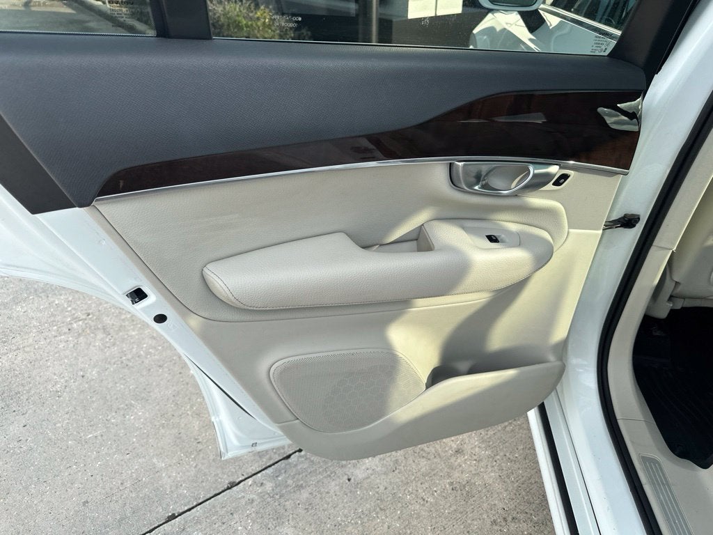 2019 Volvo XC90 T5 Momentum