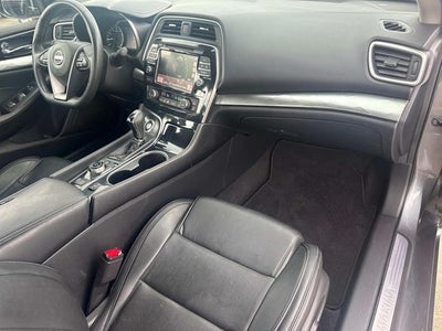 2023 Nissan Maxima SV
