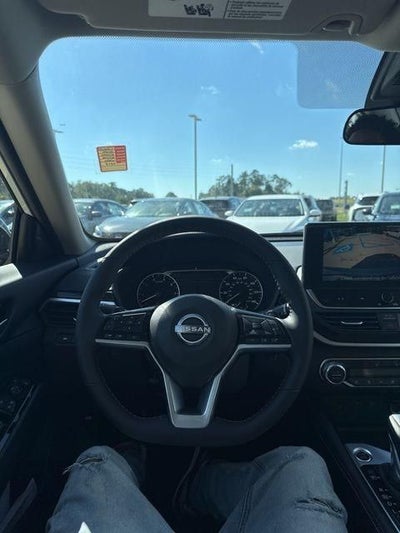 2025 Nissan Altima SR