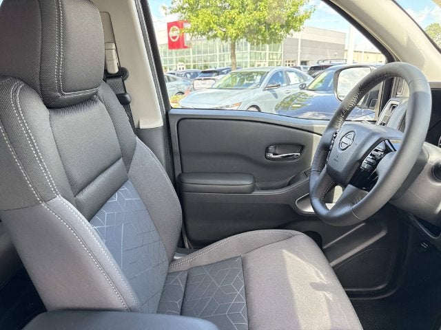 2027 Nissan Frontier Crew Cab SV