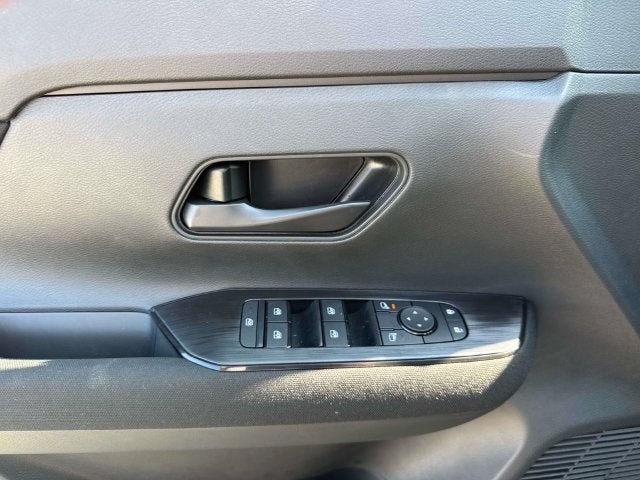 2027 Nissan Kicks S