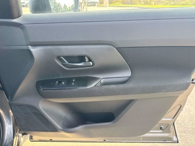 2027 Nissan Kicks S