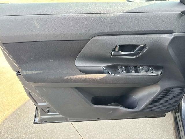 2027 Nissan Kicks S